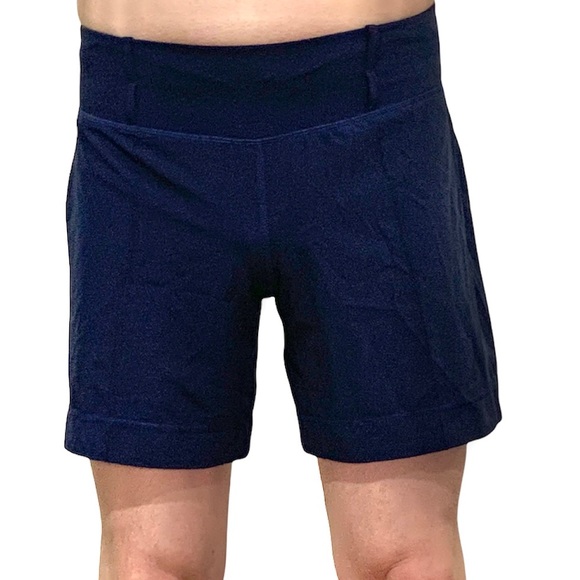 Relaxed fit Lululemon navy blue shorts, soft pink lining - Picture 8 of 8